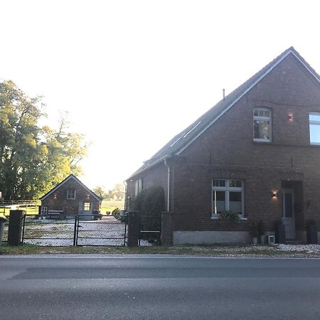 Ks Kotten Bed And Breakfast Rees Esterno foto